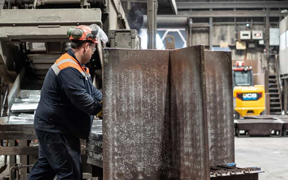 Aluminium Processing Worker in Facility